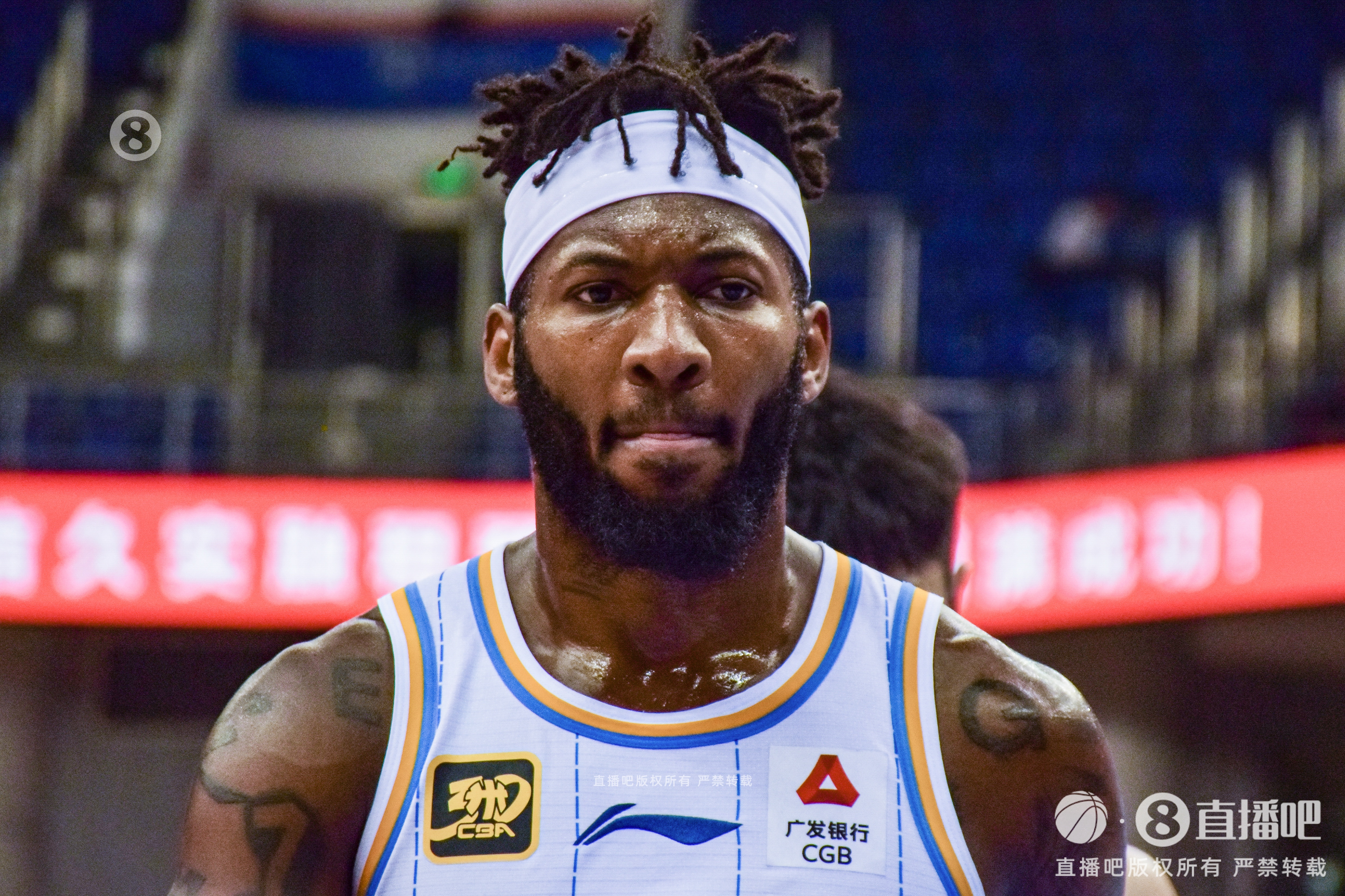 北京队齐声呼喊杰曼MVP 显然在为曾凡博的“领导”奋斗