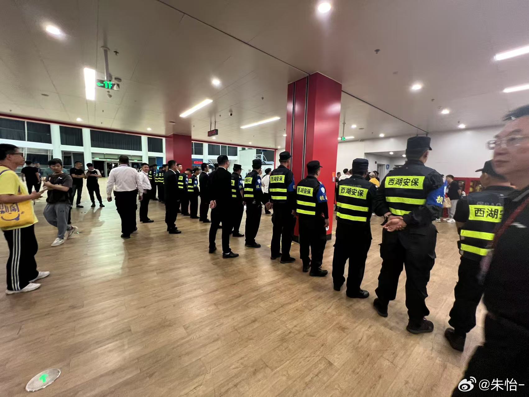 总决赛G6安保人员到位 超过以往规模