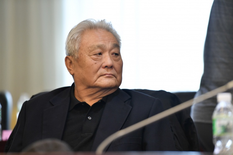相聚时刻值得铭记 年维泗庆祝92岁华诞 徐根宝与弟子共送祝福