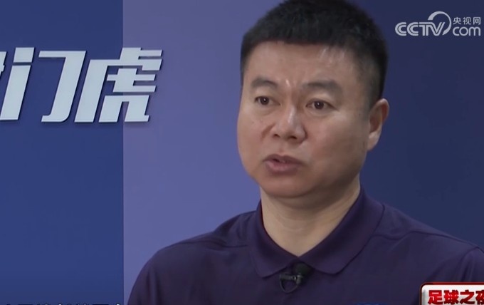 于根伟分享了引援工作的艰辛与付出，每年需要投入三四个月的时间，且常常熬夜思考，引援资金也要精打细算