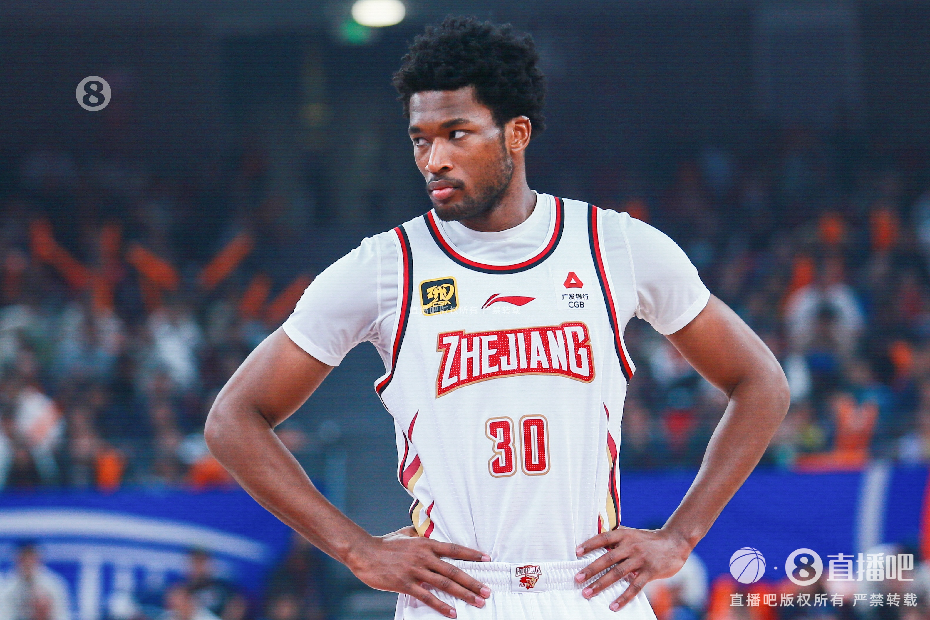 浙江队与内线外援琼斯续签合同 并约定优先考虑NBA机会
