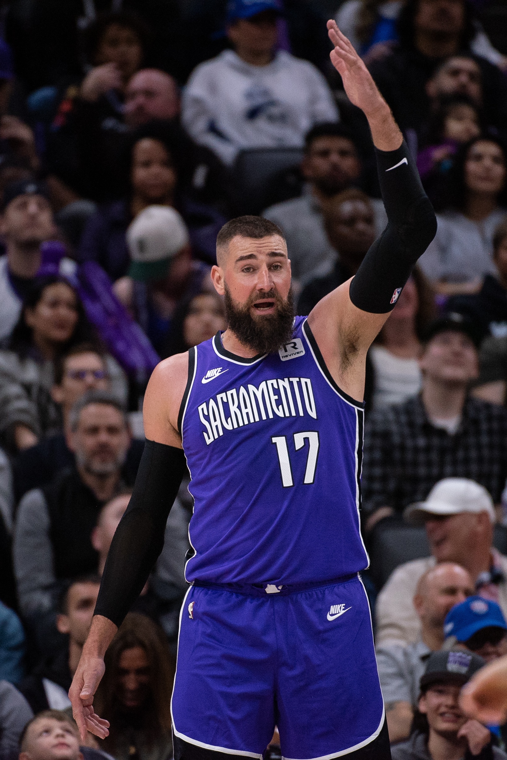 瓦兰的NBA薪资扣税后仅得420万，而在欧洲的税后收入却高达1300万之多