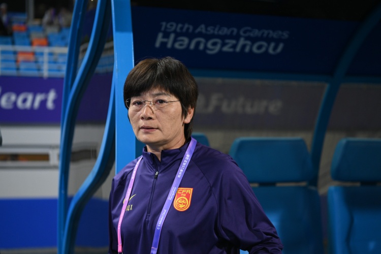 足球报报道水庆霞回归上海女足，充分利用半个多月的时间来熟悉球队和演练战术