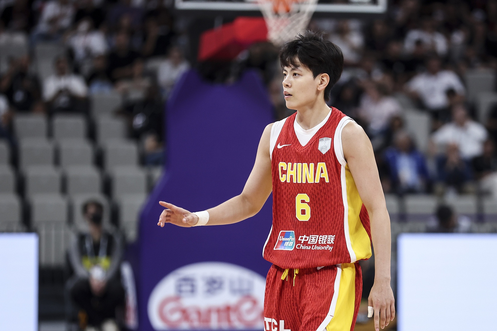 杨舒予：打完球后求加Q的都是谁 我只想做最强的我自己