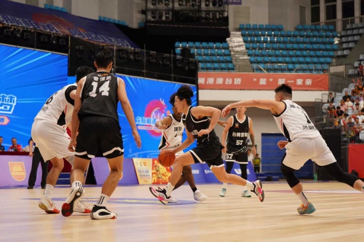 同心杯 汪哲宇16分6篮板 爱德华兹砍下31分 台啤永丰云豹大胜香港汉友
