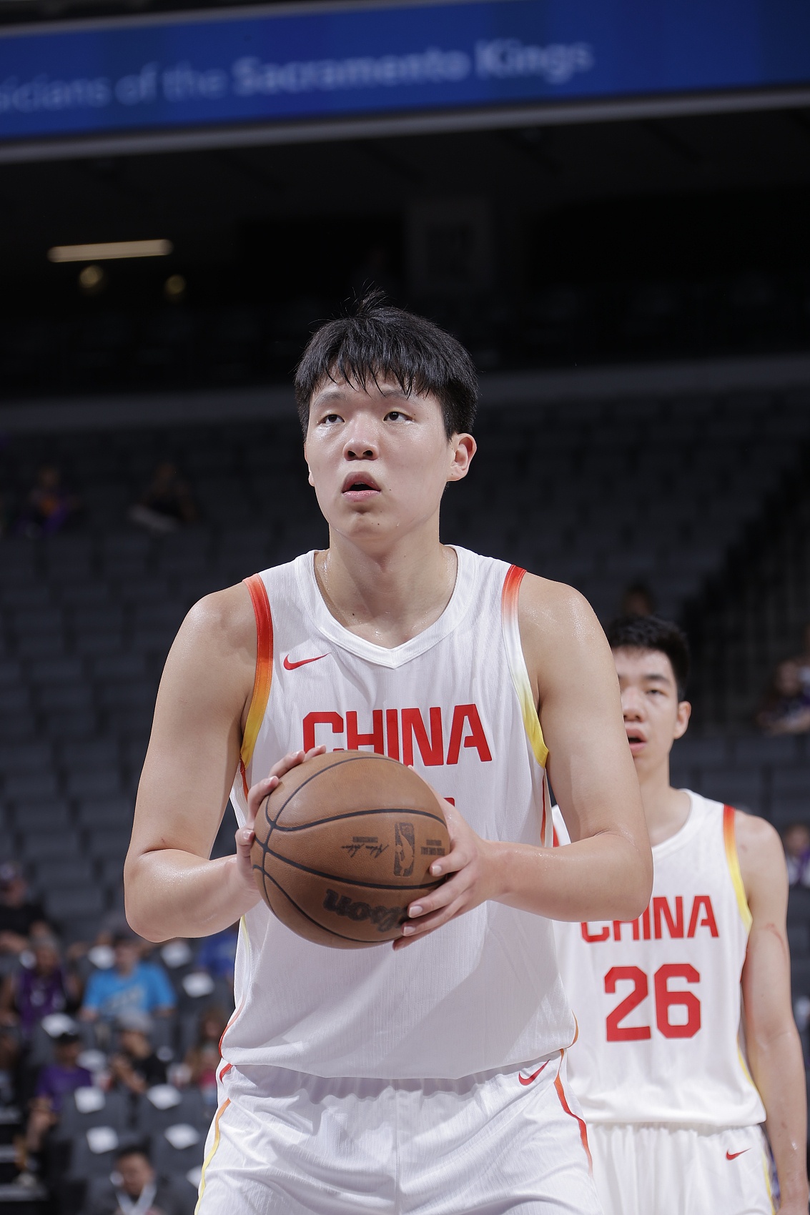 中国男篮需要杨瀚森在周琦未定的情况下担任更重要的中锋角色