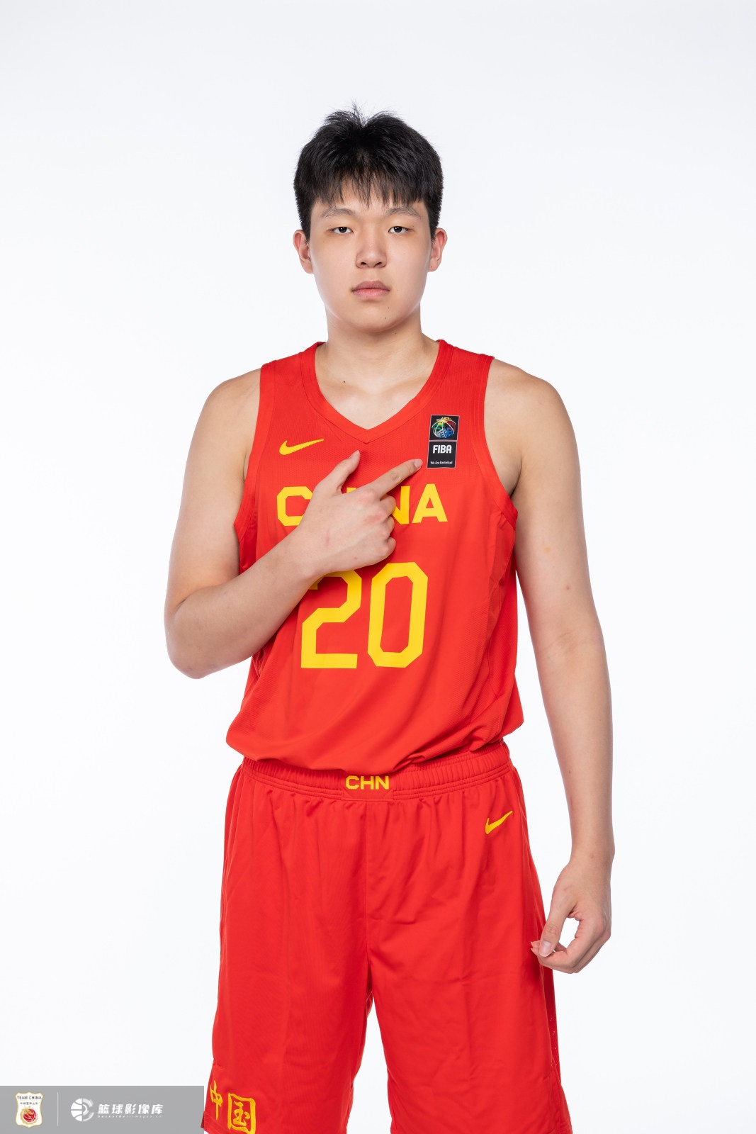 媒体评论：杨瀚森若参赛亚洲杯面临伤病风险 其团队应对得当