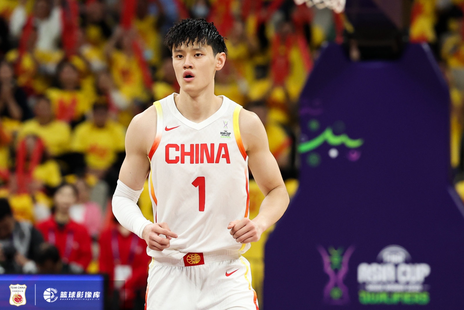 锋线大将曾凡博因伤缺席亚洲杯恢复还需加把劲