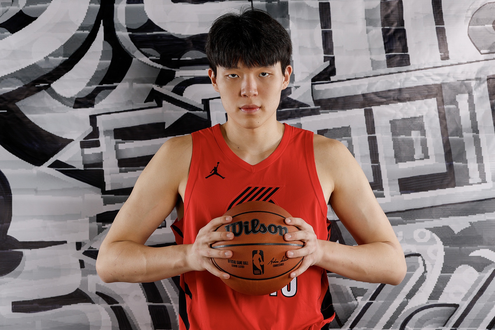 ESPN对杨瀚森的点评：新秀中的璀璨明珠 传球与盖帽堪称佳作 篮板球亟待提升
