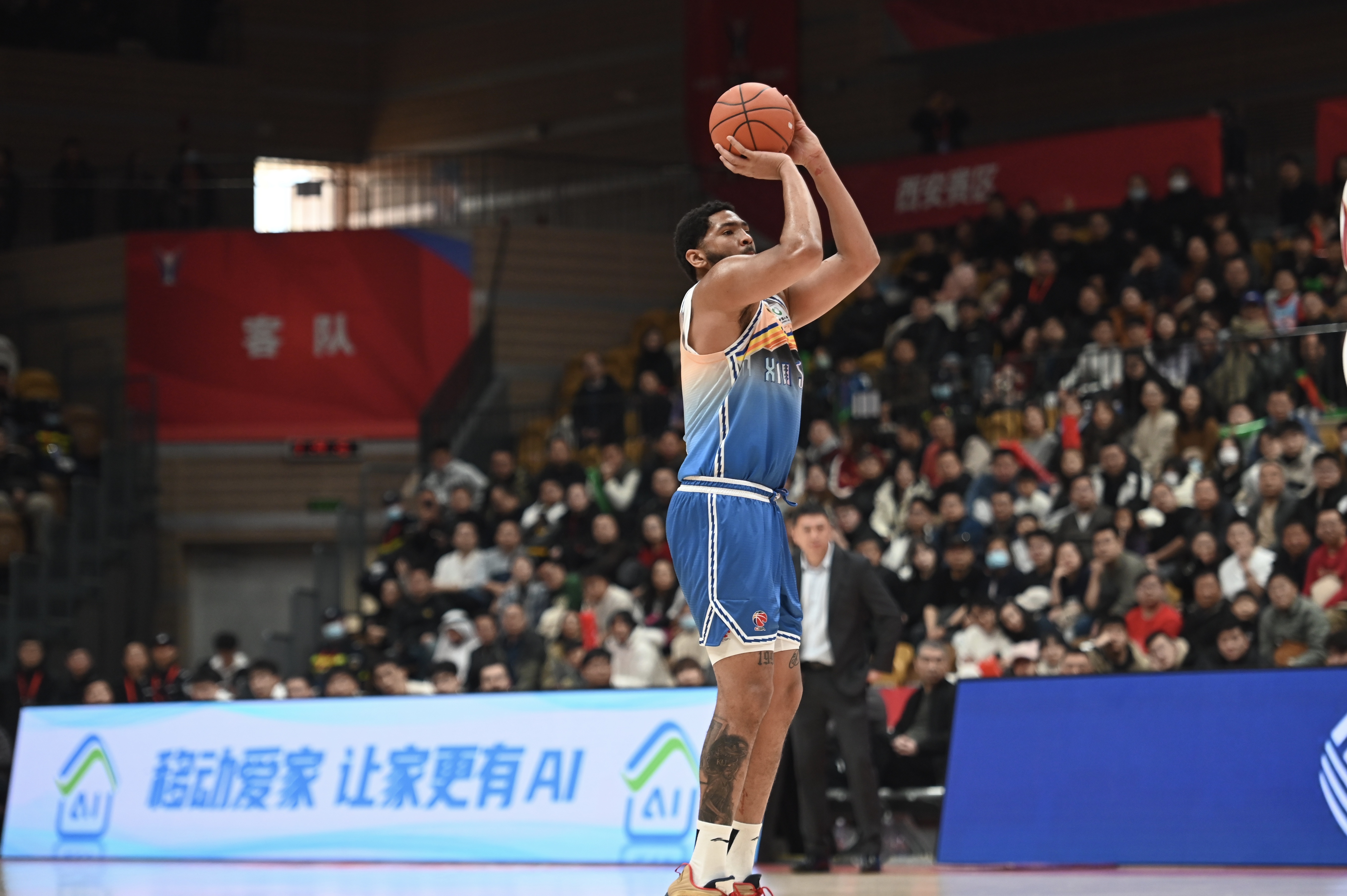 新疆队将向CBA公司申请劳森的优先续约权