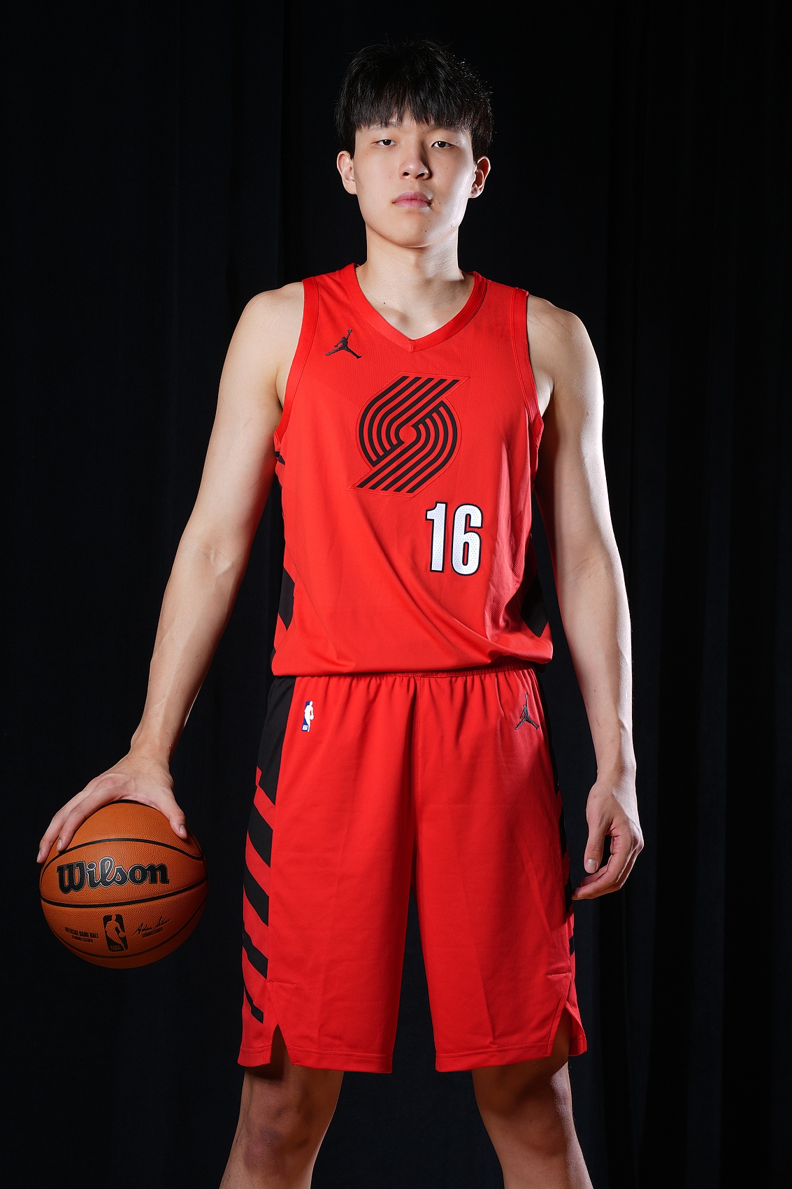 杨瀚森的低位霸主梦未成型 休赛期增重準备迎接NBA新节奏