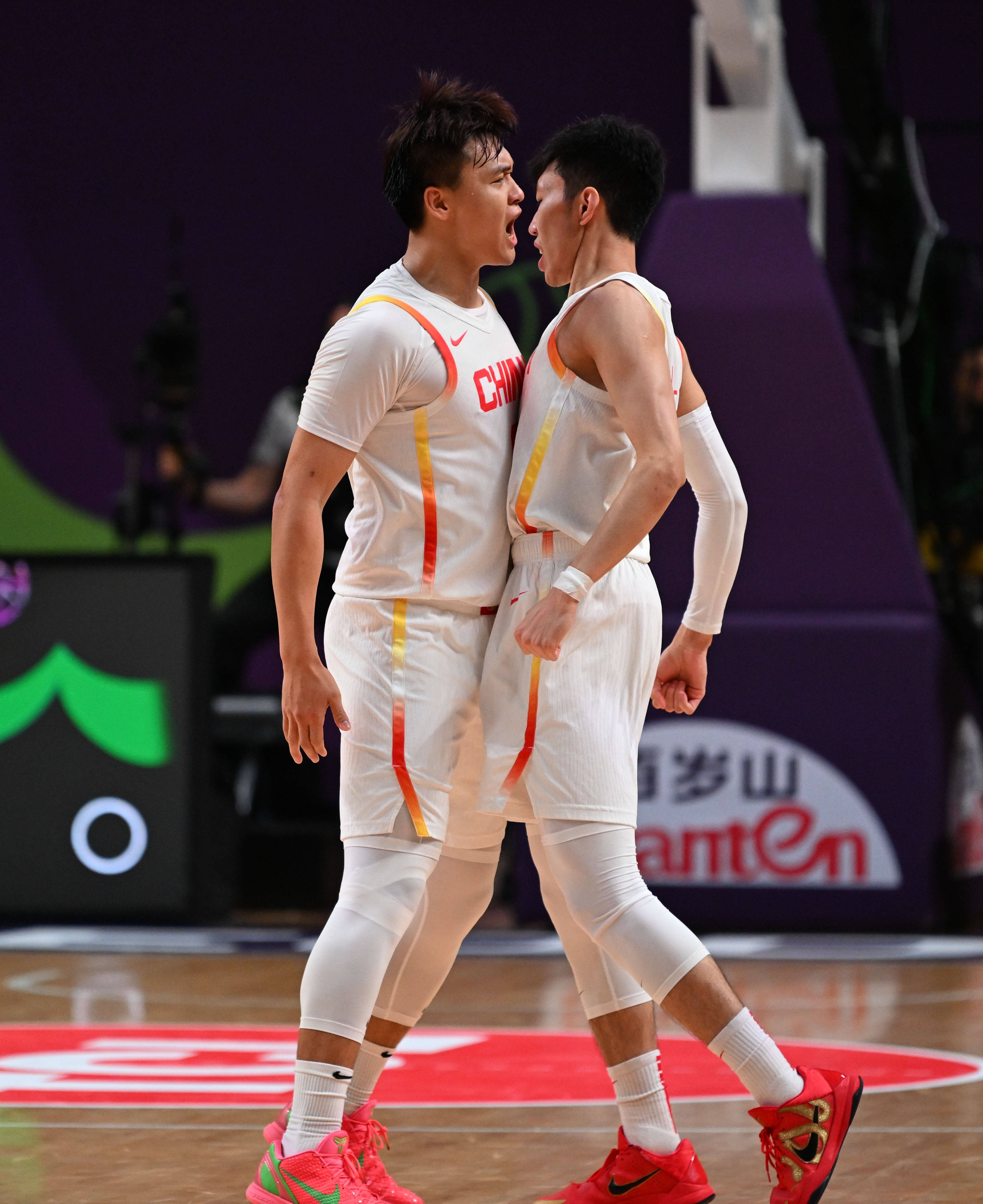 齐鲁晚报：率队进入亚洲杯决赛 赵睿已从“火药桶”蜕变为成熟球员