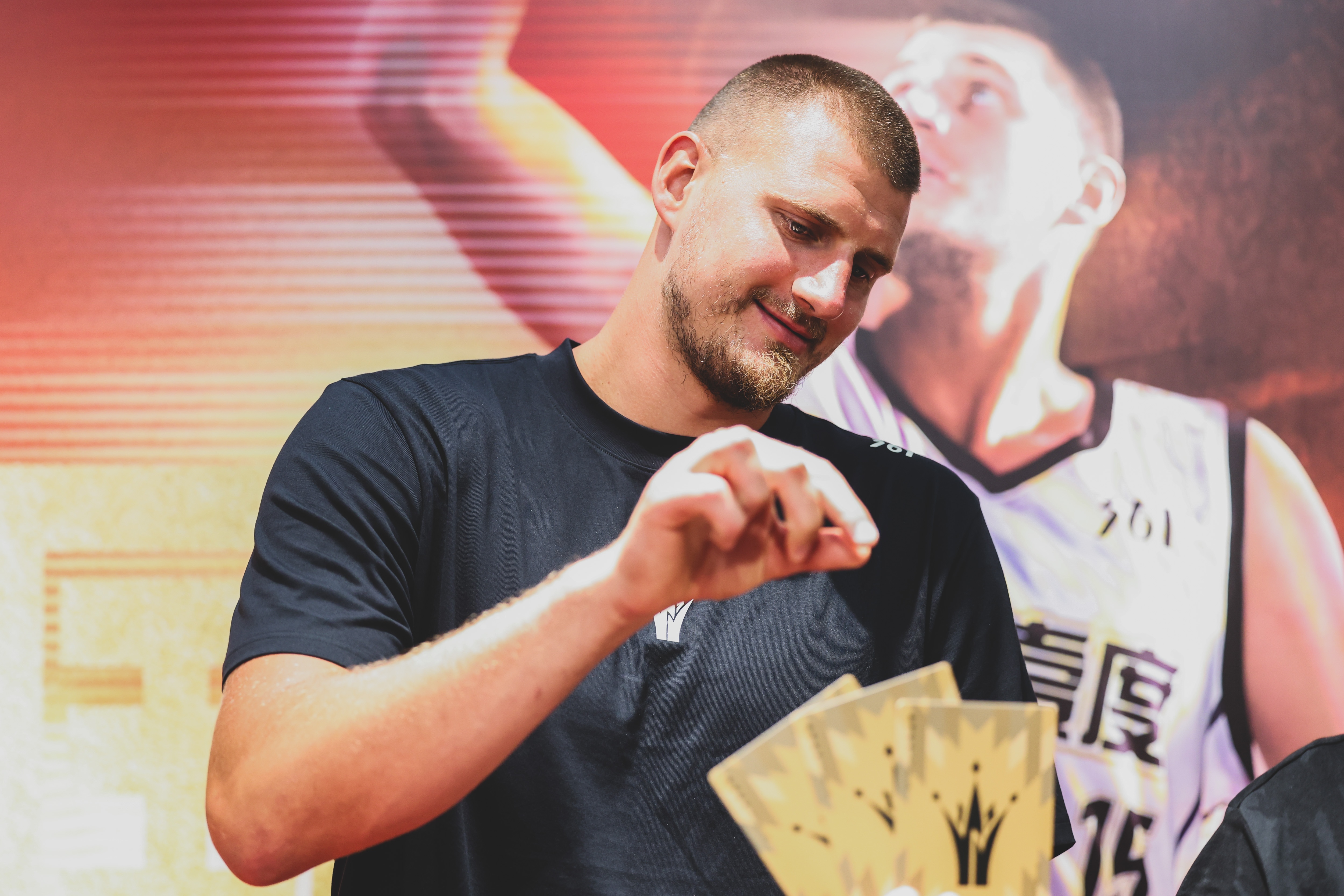 TA记者认为NBA对于约基奇而言只是一份工作，他在32或33岁时选择退役也算正常