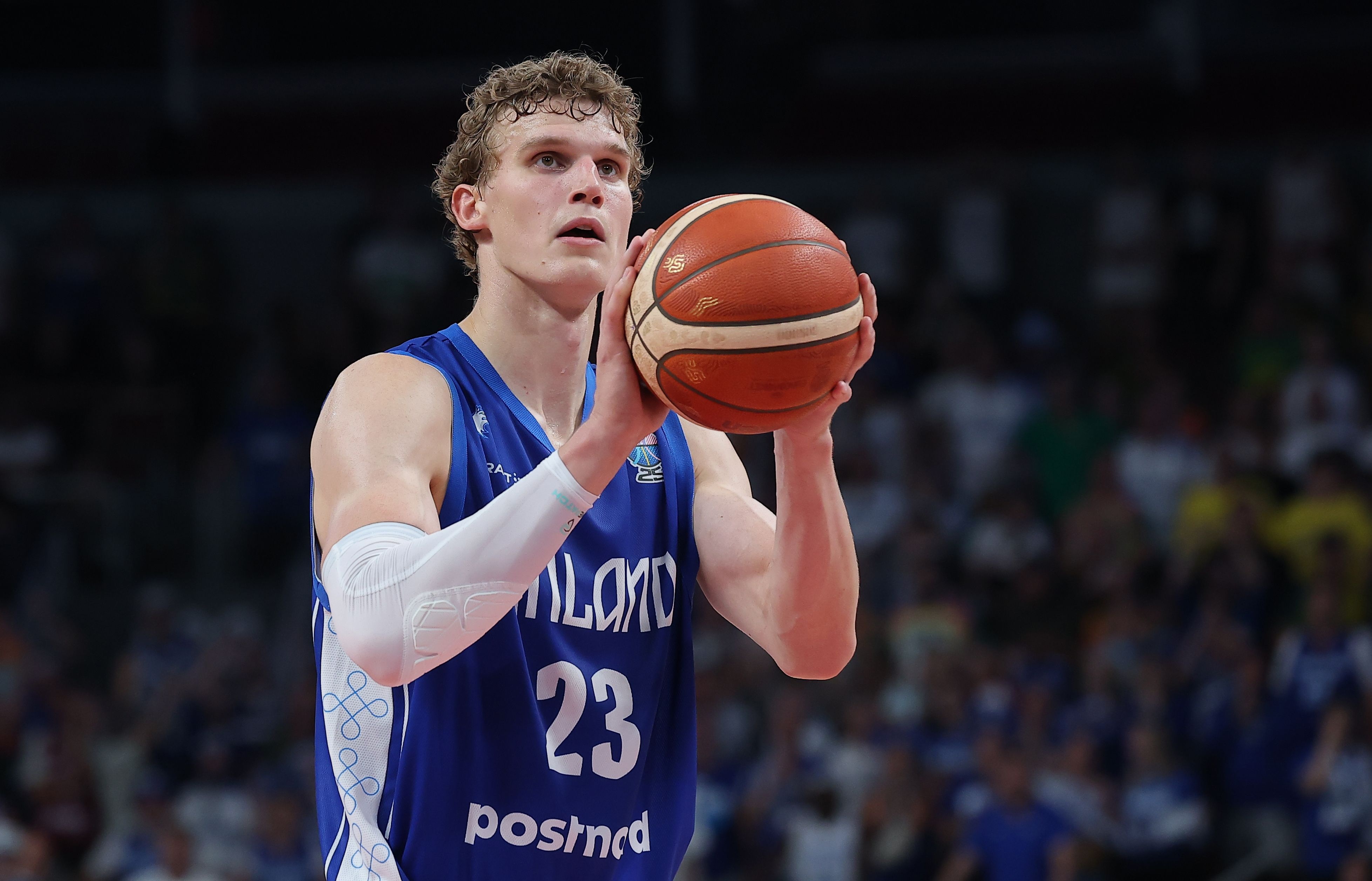 马尔卡宁谈FIBA与NBA：一场比赛的火药味与流畅度之争